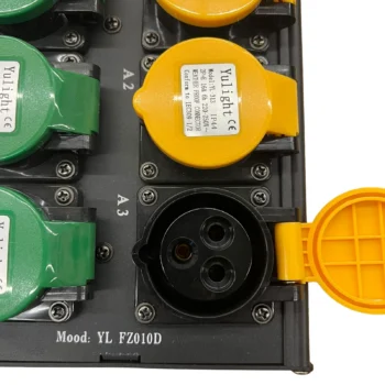 Pamje nga afër e prizave industriale Yulight 16A, 220–250V, me kapakë mbrojtës dhe shkallë mbrojtjeje IP44.