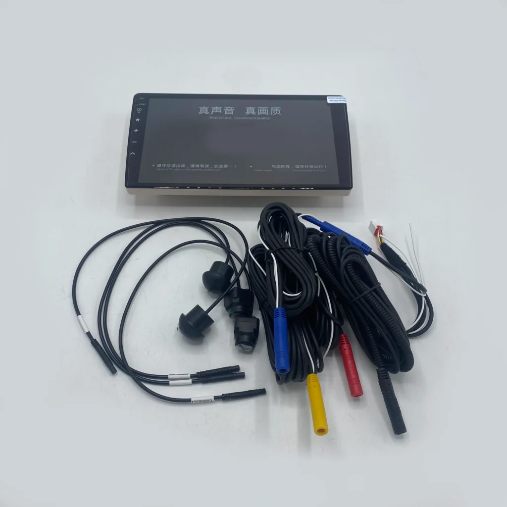 Kasetofon Android universal me ekran 10 inch Full HD dhe sistem kamerash 360° për përdorim në makinë.