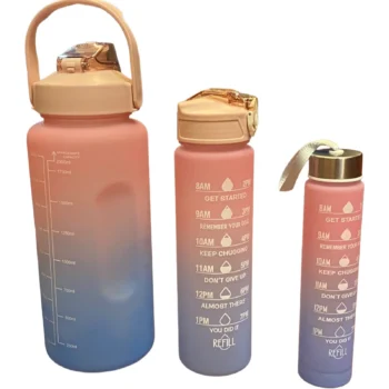 Set me 3 shishe uji plastike me kapacitete 2L, 750ml dhe 300ml, të përshtatshme për palestër, udhëtime dhe përdorim të përditshëm.