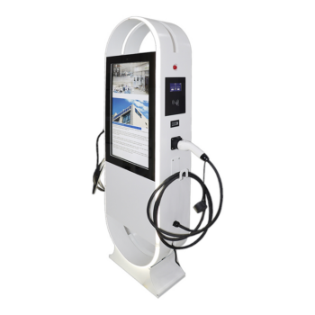 Panel LCD në stacionin e karikimit 44 kW që shfaq kohën dhe energjinë e konsumuar