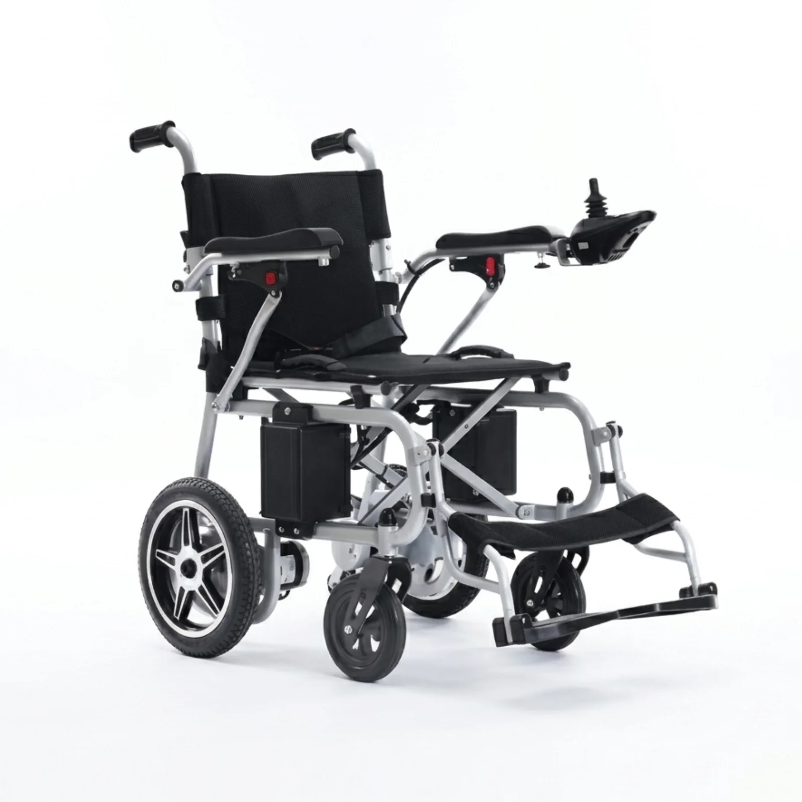 Bateria e rikarikueshme 24V 12Ah furnizon motorët dhe pajisjet elektronike të karrocës elektrike.