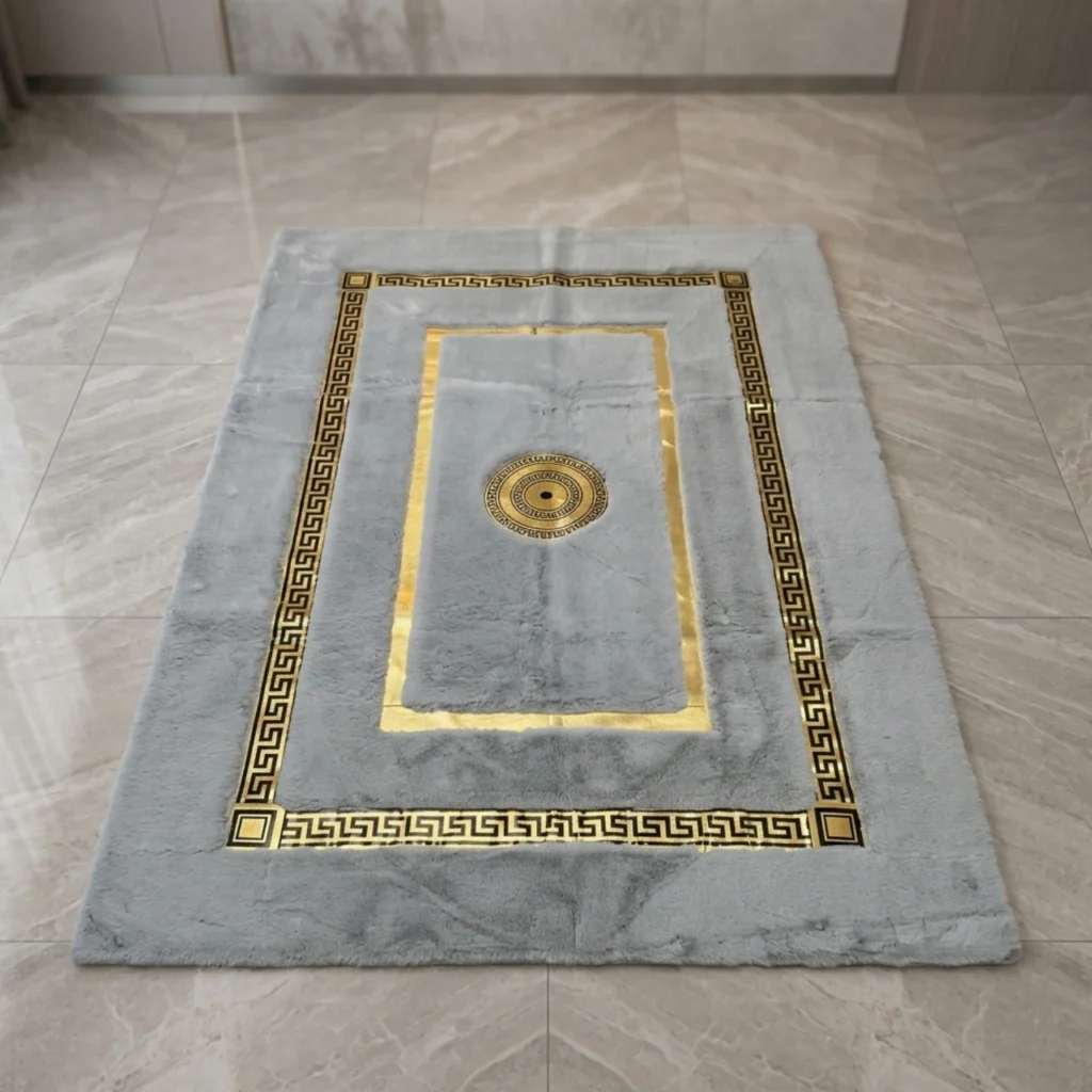 Tapet pellushi modern me motiv Versace per sallon 160x230 cm