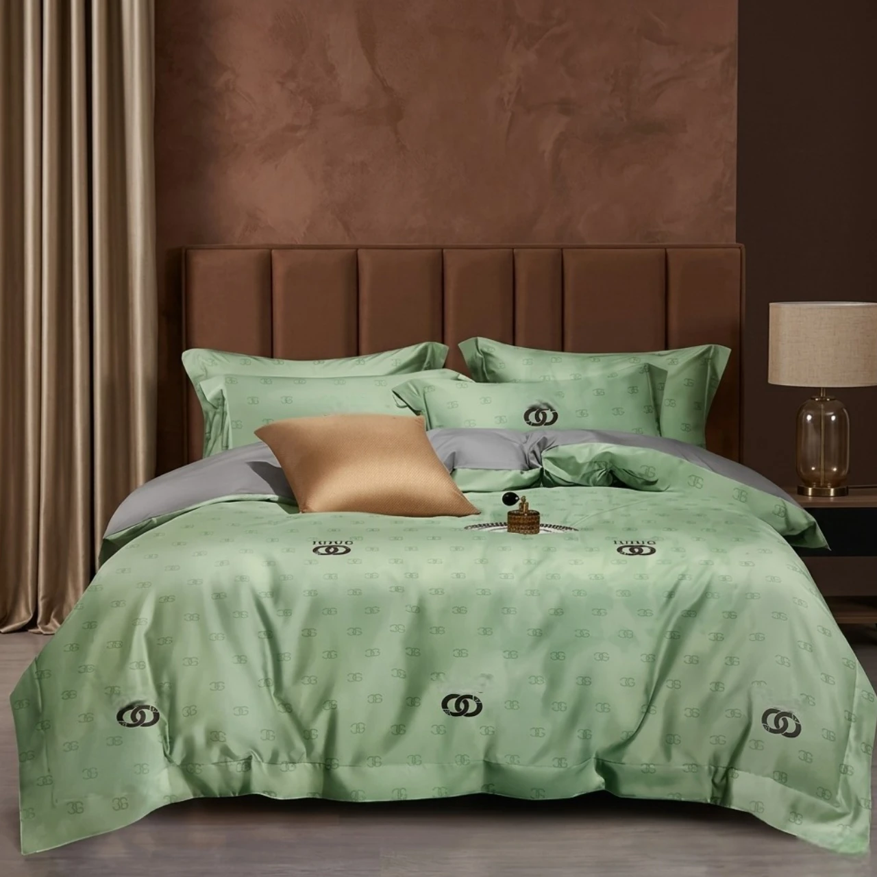 Set çarçafësh me 3 pjesë që përfshin këllëf jorgani 160x210 cm, çarçaf 200x230 cm dhe këllëf jastëku 45x72 cm