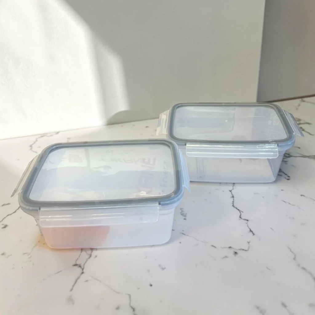 Set me 2 tasa plastike me kapak hermetik