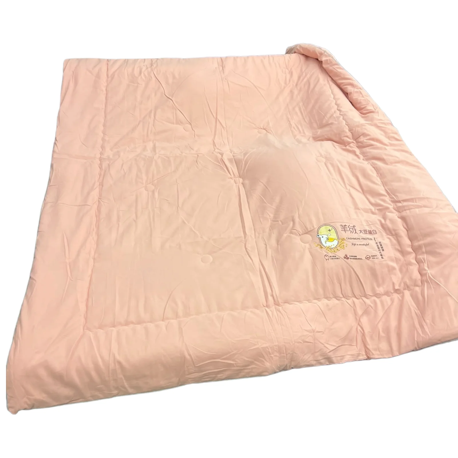 Jorgan i hollë prej pambuku për krevat tek, me përmasa 150x230 cm dhe peshë rreth 1.2 kg.