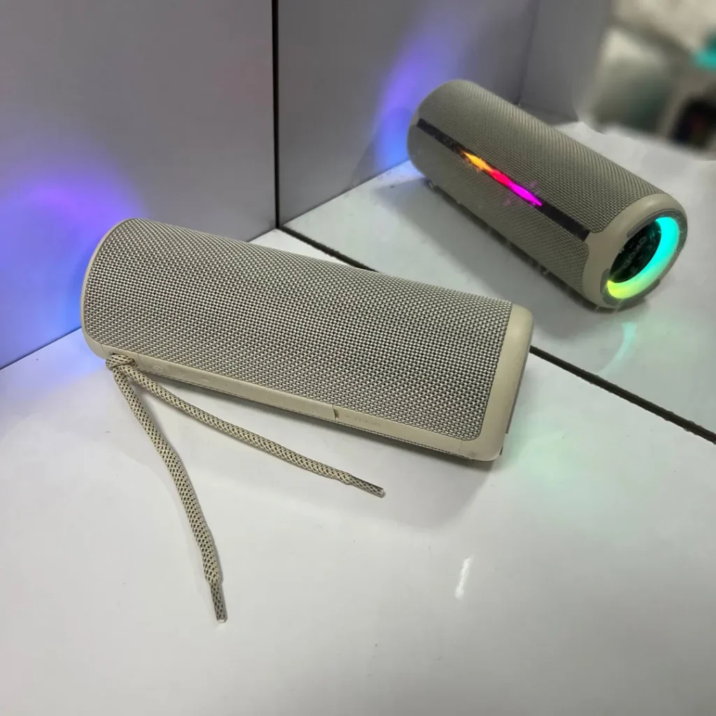 Boks muzike portabel me drita RGB dhe me bluetooth