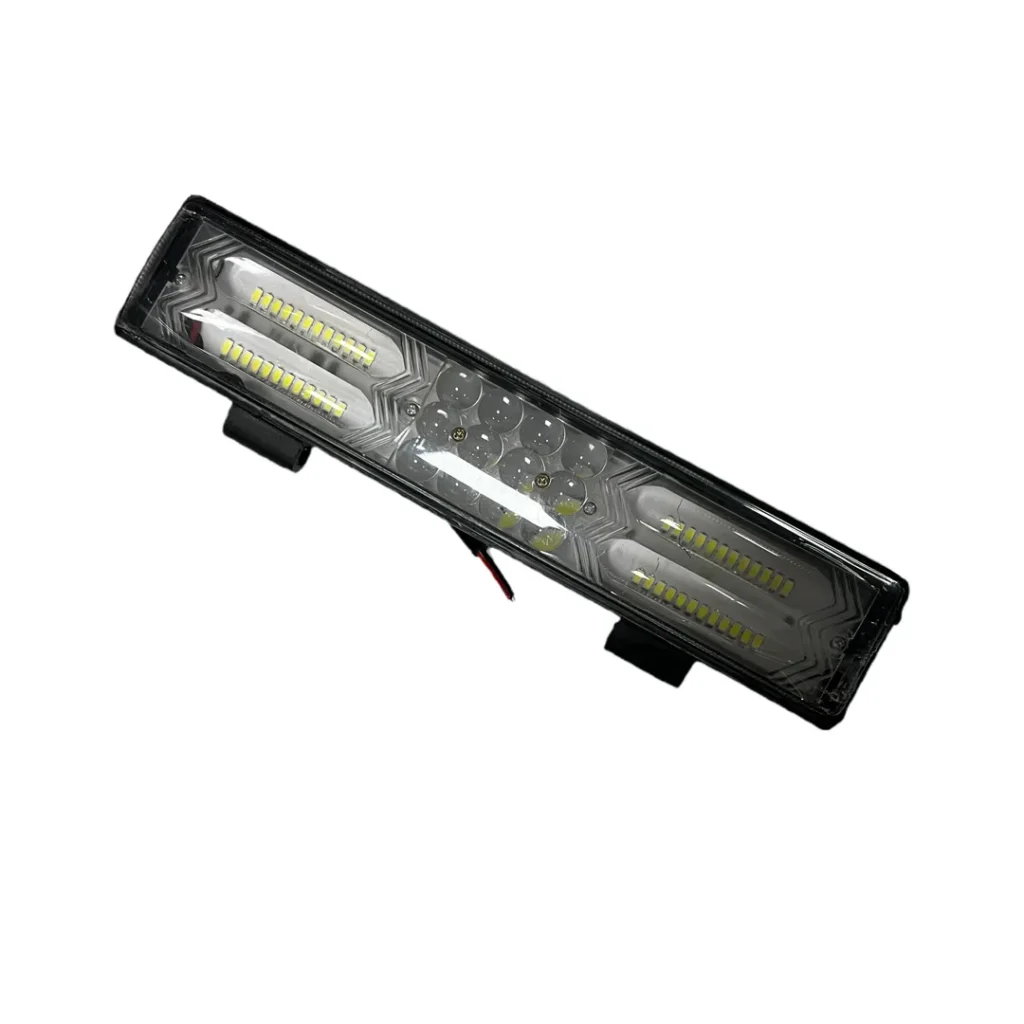 feneline LED per makina offroad me ndricim te fuqishem prej 22watt