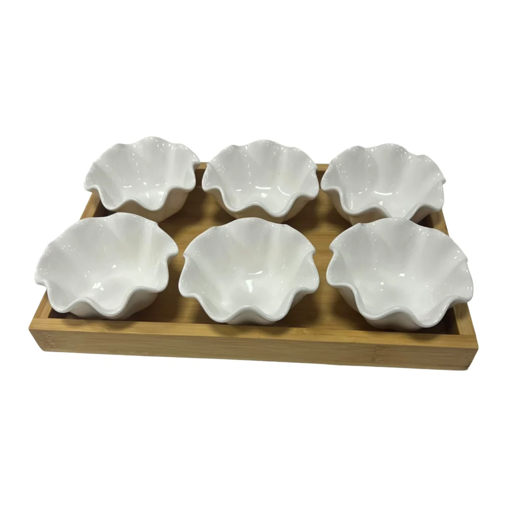 Set servirjeje me tabaka druri dhe 6 tasa porcelani me diametër 9cm, ideal për snack, fruta të thata dhe ushqime të ndryshme në tryezë