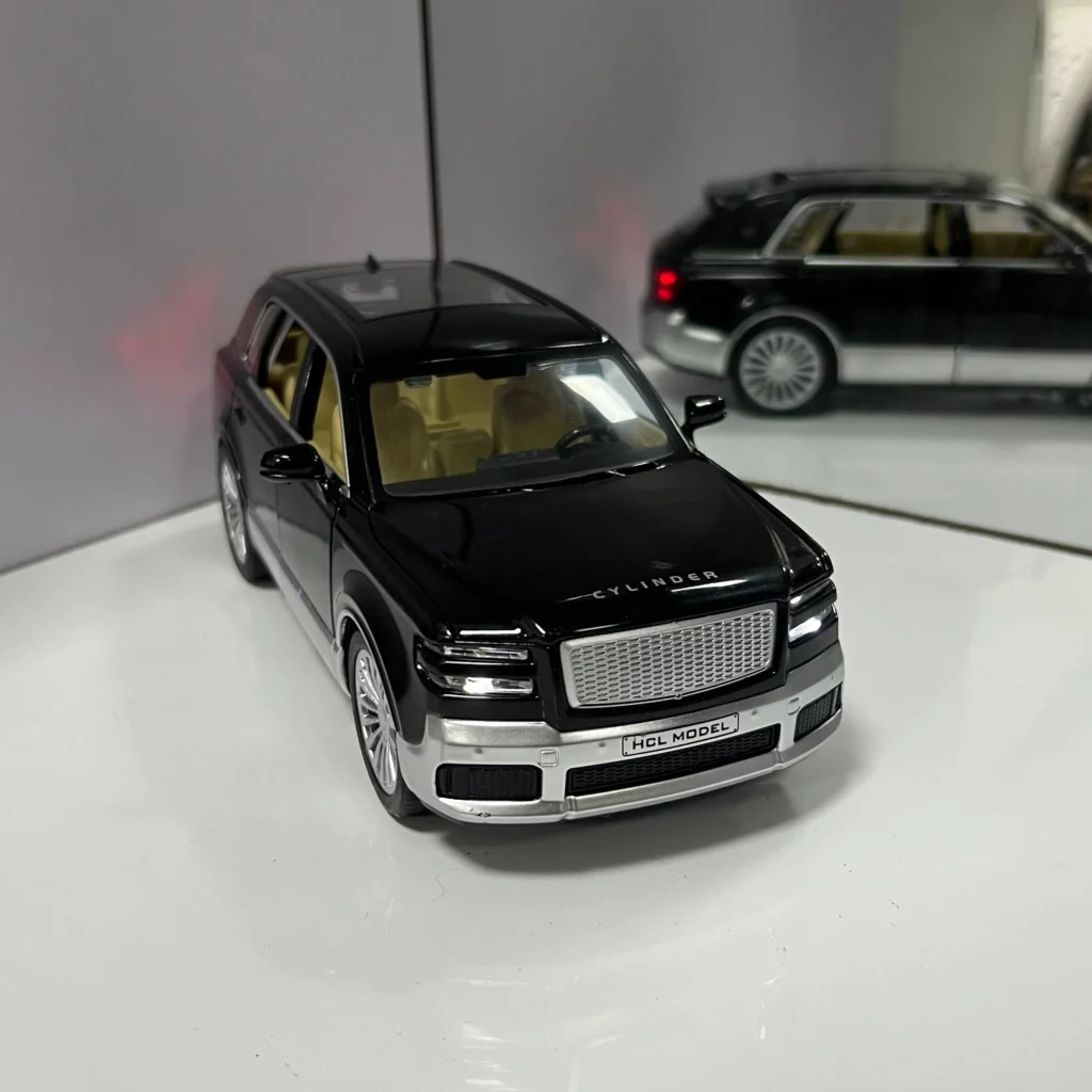 Makinë metalike Toyota Century SUV në miniaturë me dizajn të detajuar, drita në pjesën e pasme dhe funksionim me bateri