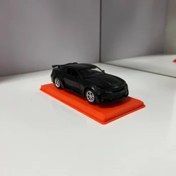Makinë miniaturë prej metali në kuti transparente, me dizajn të detajuar dhe variante të ndryshme makinash për fëmijë