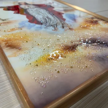 Panoramë artistike për mur me figurën e Krishtit, punim me bojëra vaji dhe efekt 3D, e vendosur në kornizë plastike