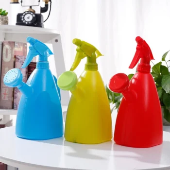 Shishe multifunksionale prej plastike PP për ujitjen e luleve dhe spërkatjen e gjetheve me kapacitet 800ml