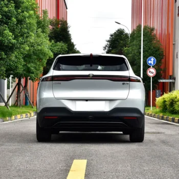Bagazhi i automjetit elektrik Dongfeng me kapacitet 492 litra dhe bagazh të përparmë 159 litra