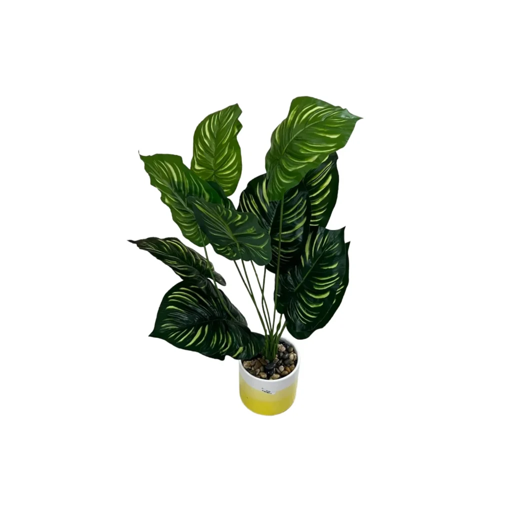 Bimë artificiale dekorative me gjethe të ndryshme dhe vazo qeramike, me lartësi 57 cm.