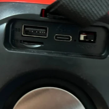 Boks muzikor portativ me Bluetooth 5.4, portë USB, hyrje dhe mbështetje për kartë memorie