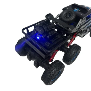 Gomat e buta off-road të makinës fuoristradë 6x6 me sistem amortizimi në secilën rrotë për lëvizje në sipërfaqe të ndryshme.