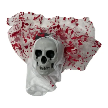 Kafkë dekoruese për Halloween me vello të bardhë, njolla të kuqe dhe dy lule të zeza.