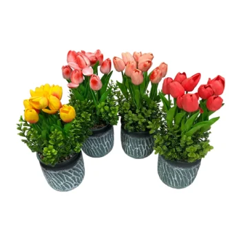 Modele të ndryshme lulesh artificiale Tulipan dhe Trëndafil, me lartësi 39 cm dhe vazo qeramike dekorative.