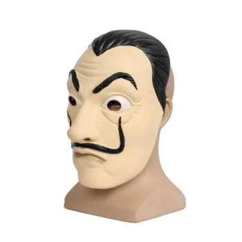 Pamje nga afër e maskës elastike Salvador Dali, me hapje për sytë, mustaqe të zeza dhe llastik për fiksim rreth kokës.